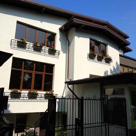 Casa Romaneasca Curtea de Argeş Екстериор снимка