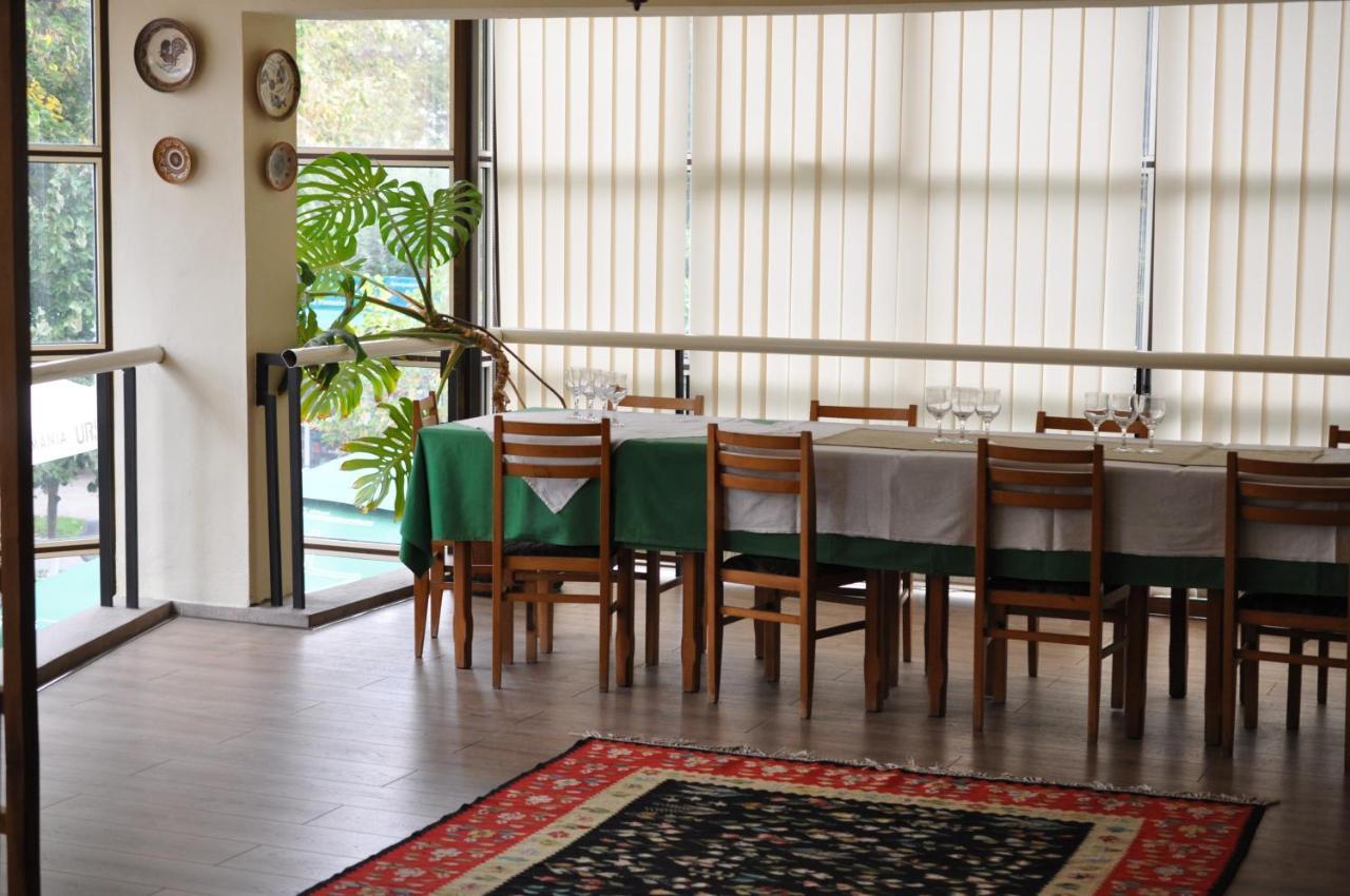 Casa Romaneasca Curtea de Argeş Екстериор снимка