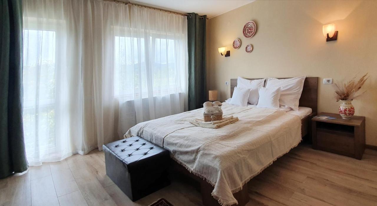 Casa Romaneasca Curtea de Argeş Екстериор снимка