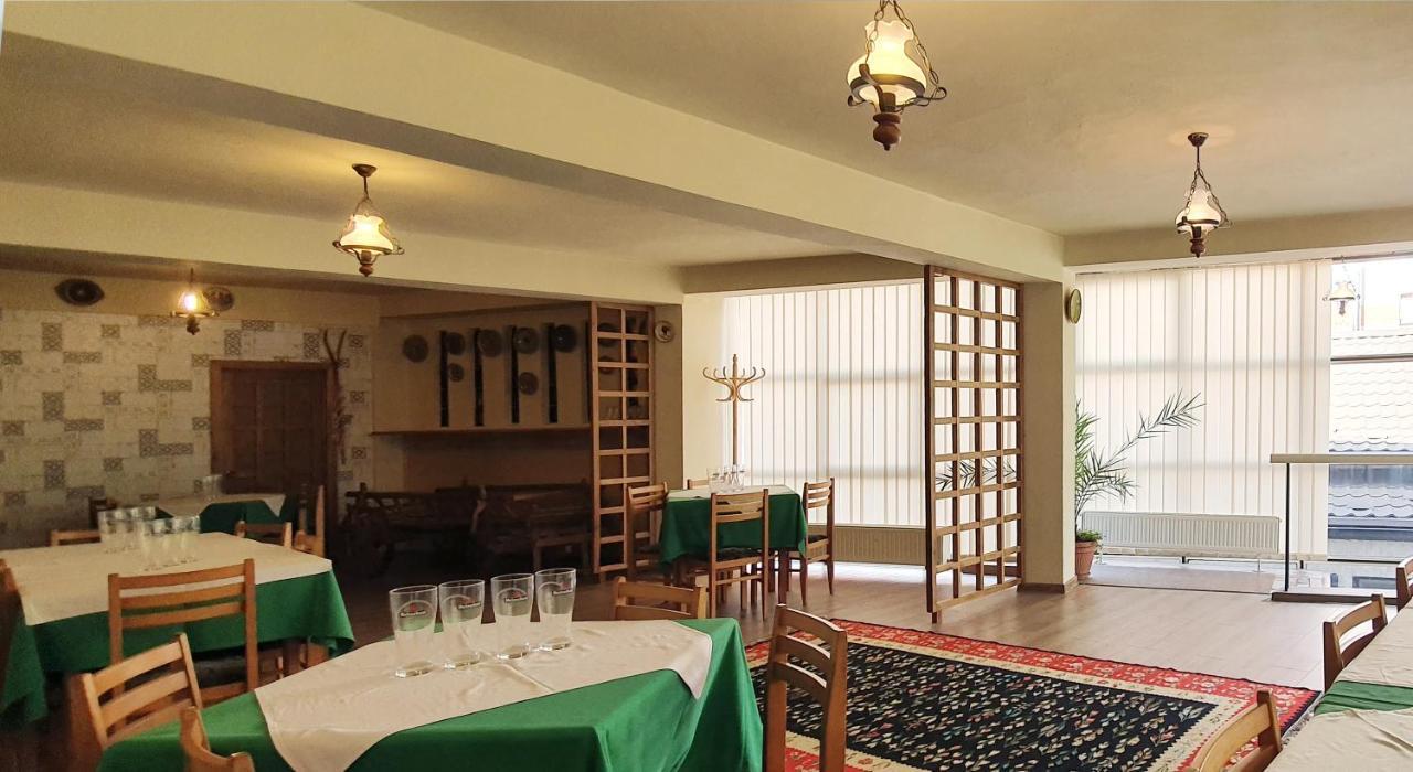 Casa Romaneasca Curtea de Argeş Екстериор снимка