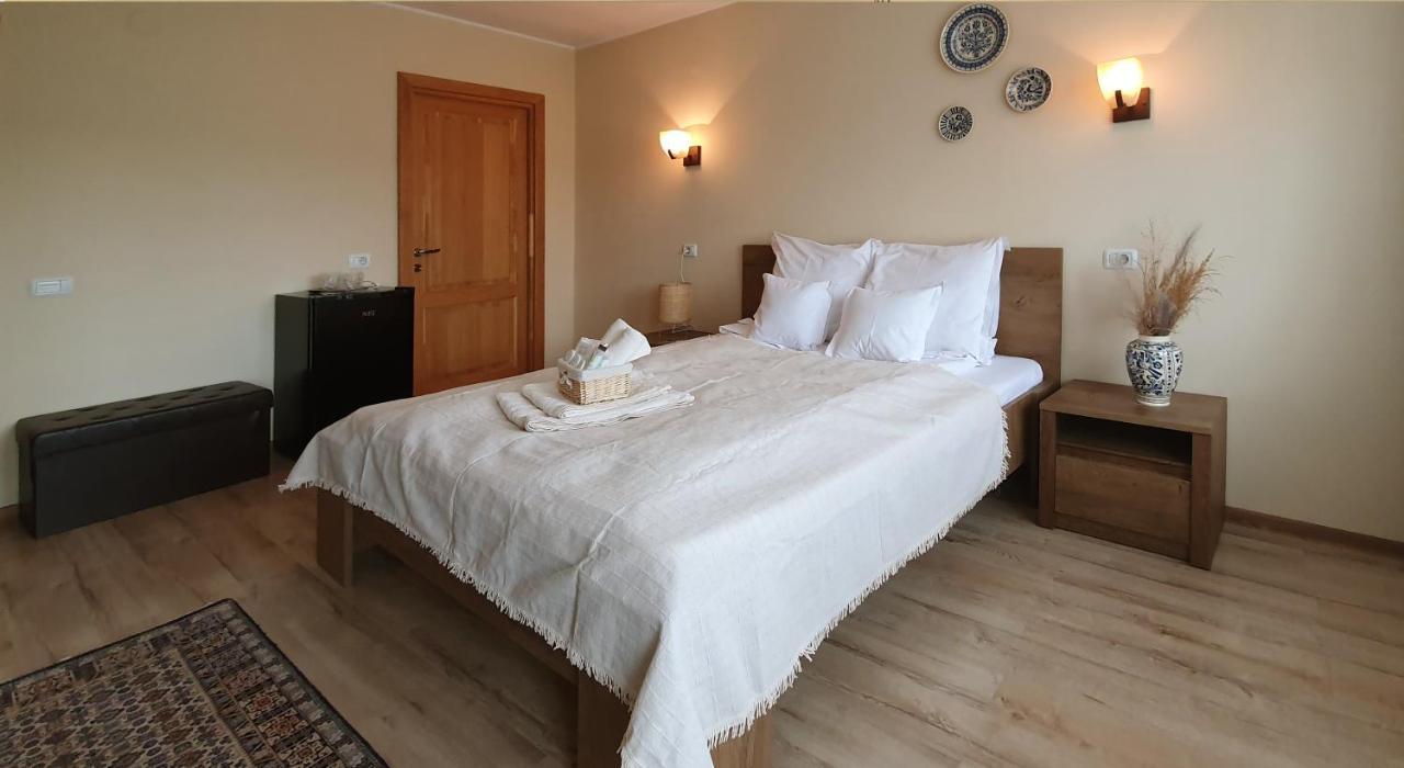 Casa Romaneasca Curtea de Argeş Екстериор снимка