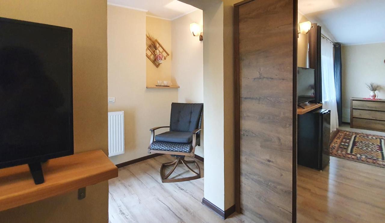 Casa Romaneasca Curtea de Argeş Екстериор снимка
